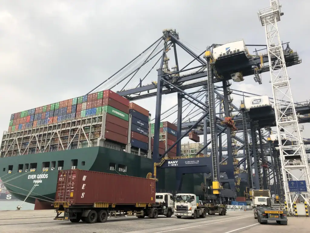 ship to shore container cranes 30