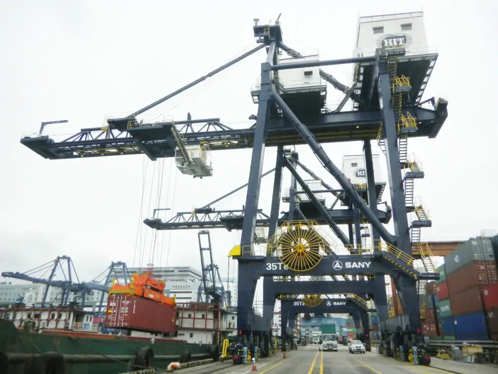 ship to shore container cranes 32