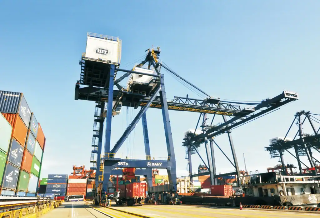 ship to shore container cranes 34