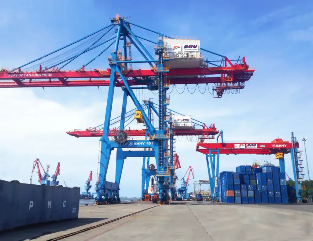 ship to shore container cranes 35
