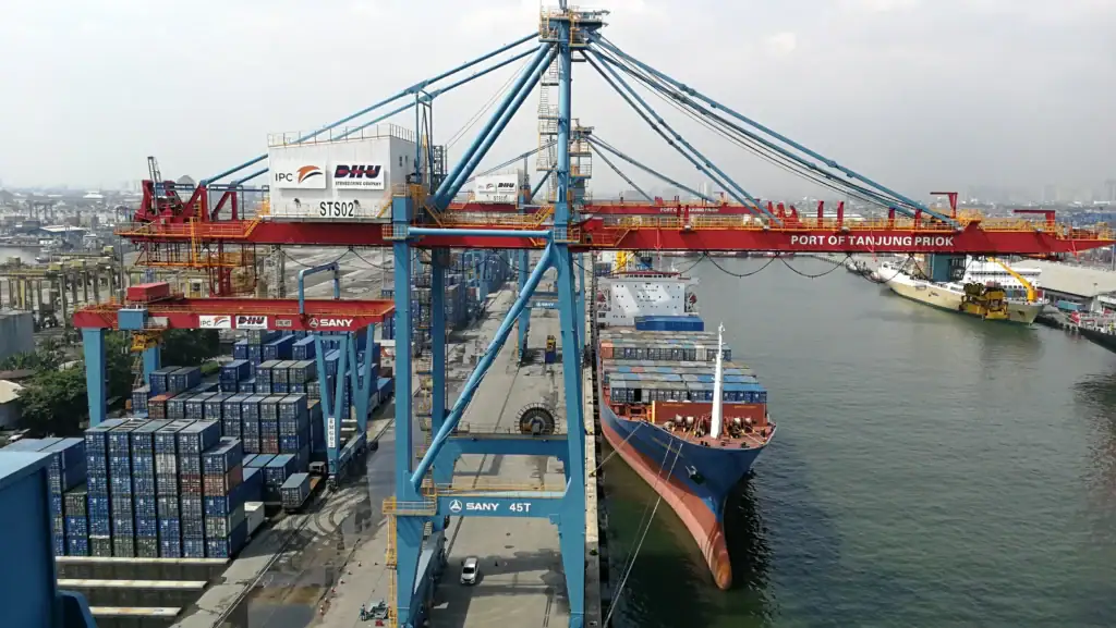 ship to shore container cranes 38